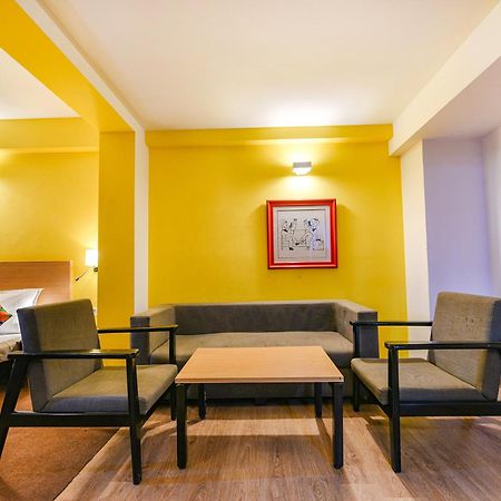 Fabhotel Old Meple Leaf グルガウン エクステリア 写真