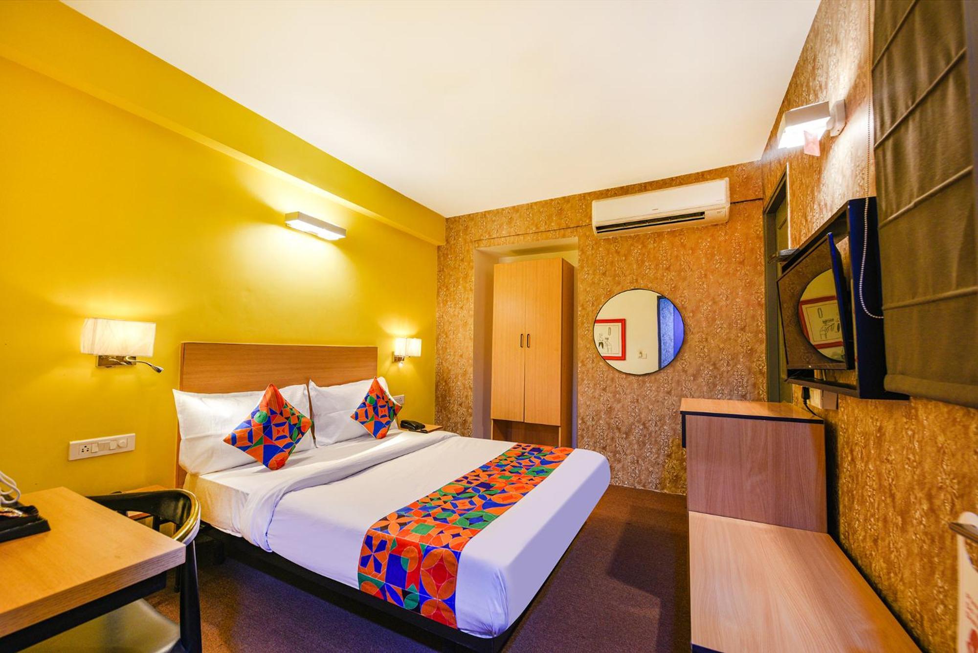 Fabhotel Old Meple Leaf グルガウン エクステリア 写真