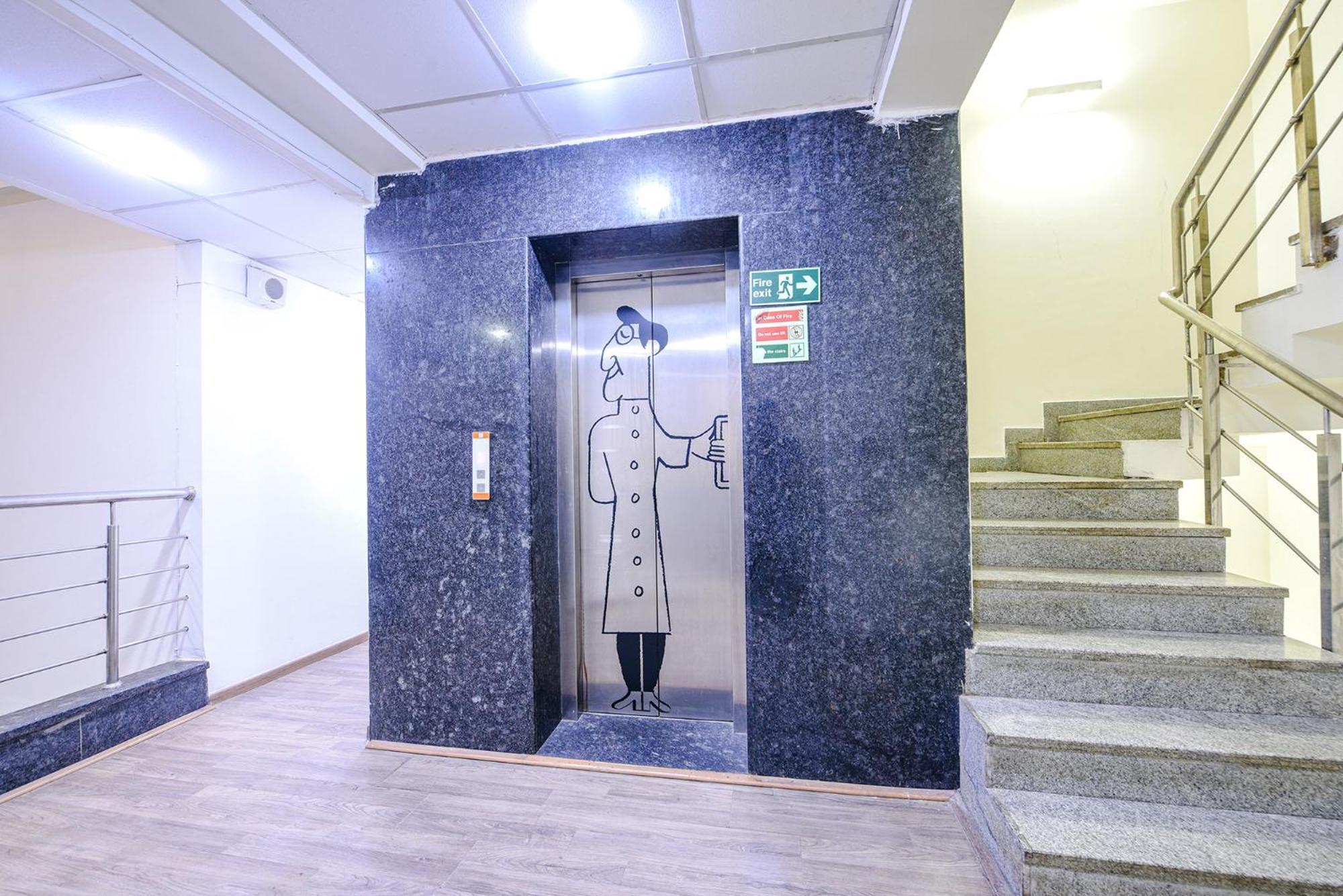 Fabhotel Old Meple Leaf グルガウン エクステリア 写真